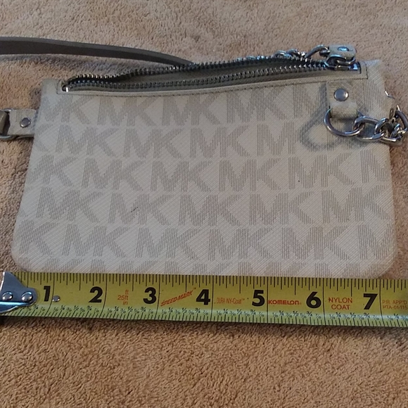 MICHAEL. KORS. CROSSBODY BAG - Picture 7 of 7